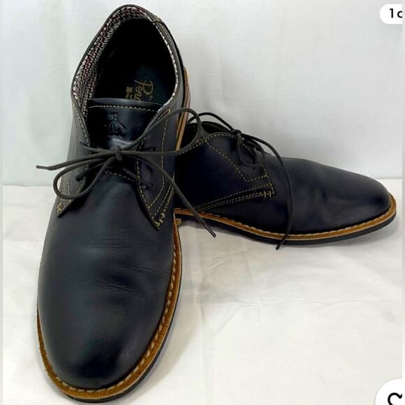 Waylon Nubuck Lace Up Oxford Cub
by Original Penguin; Size 11, Like New! - Picture 13 of 16